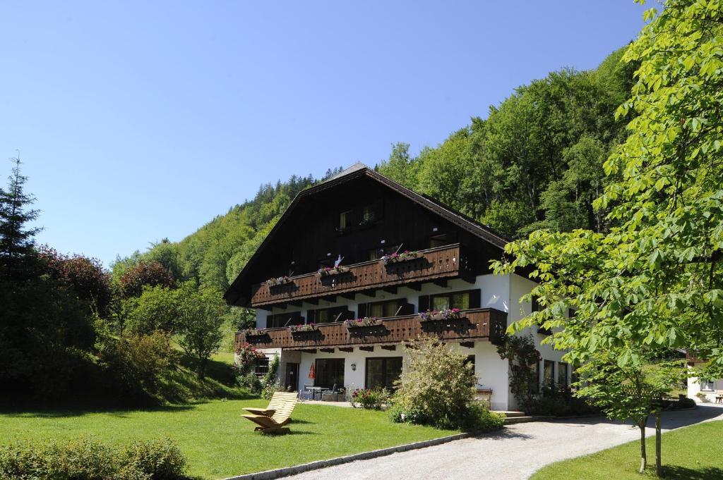 Hotel & Gasthof Fuerberg Sankt Gilgen Exterior photo