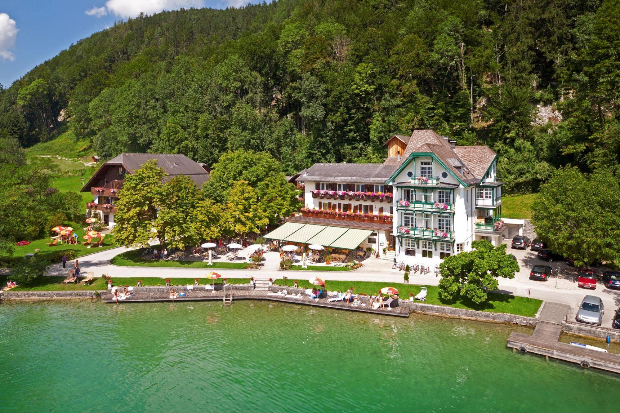 Hotel & Gasthof Fuerberg Sankt Gilgen Exterior photo